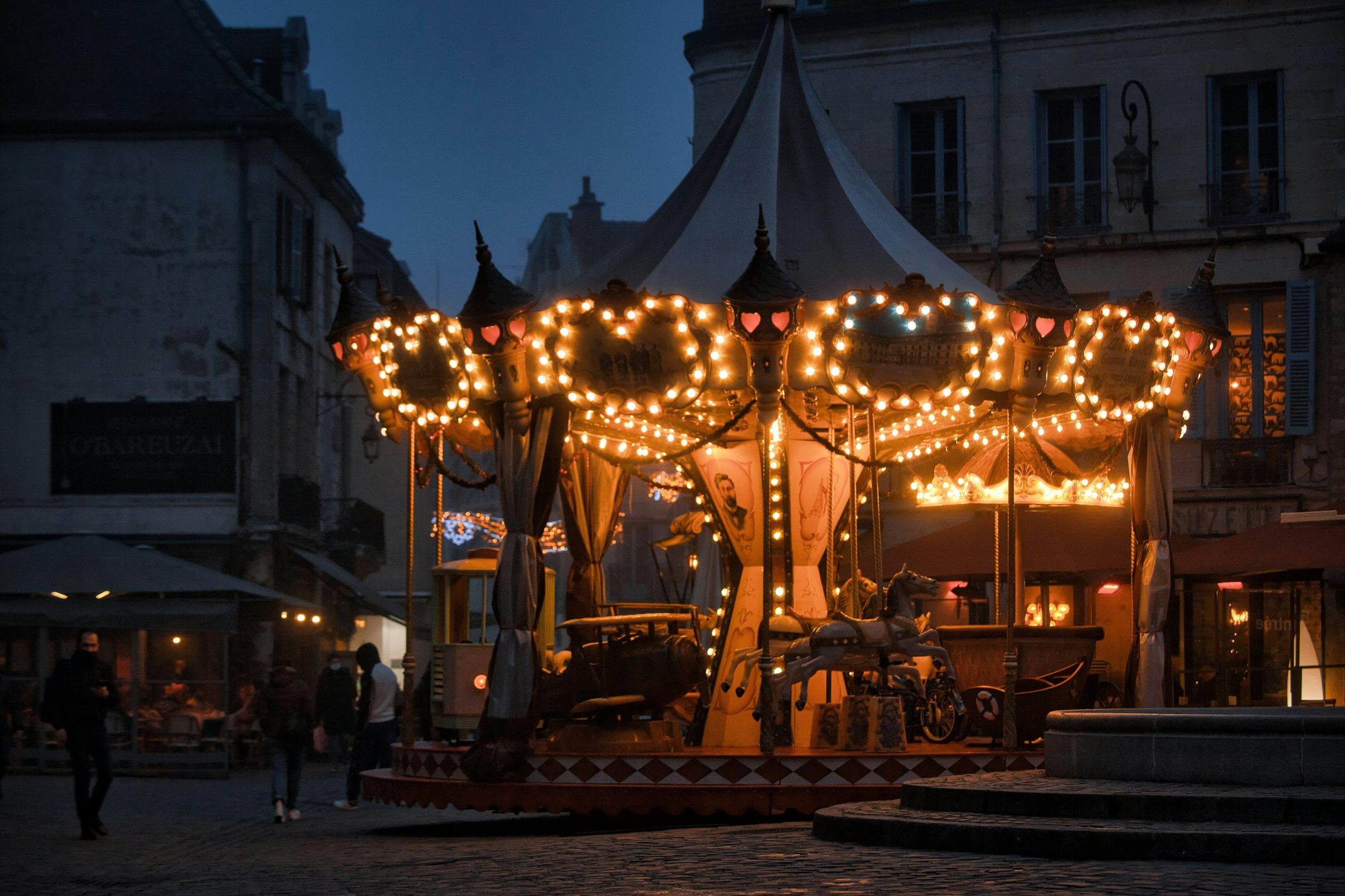 Dijon, scène de soir dans le centre historique